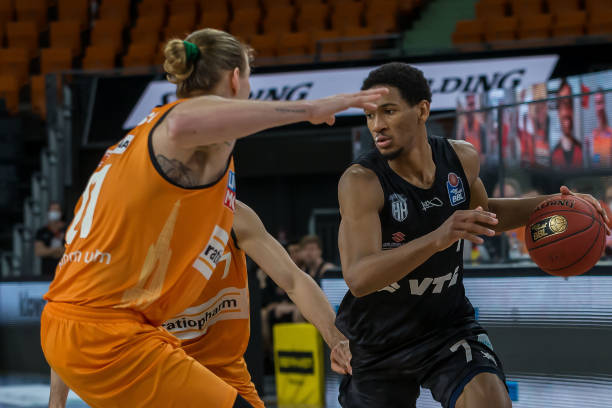 也为曾在此 也为曾在此